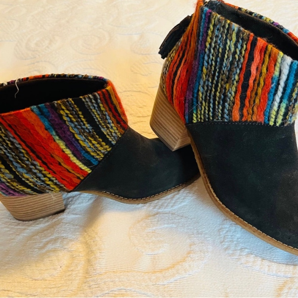 Toms booties sz 7